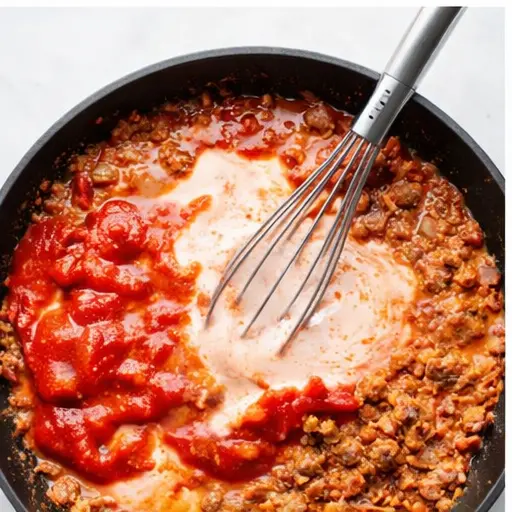 Step 3: Making creamy tomato sauce
