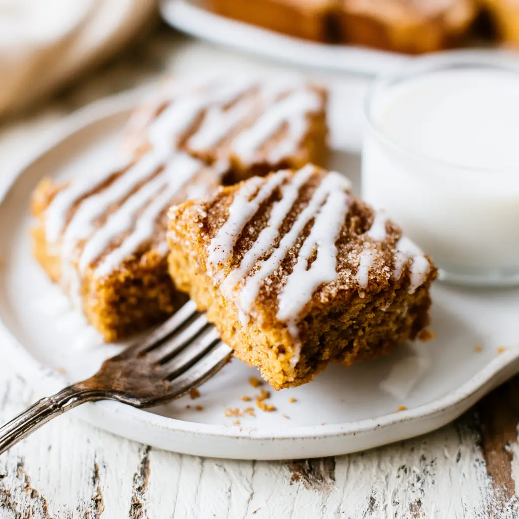 pumpkin spice snickerdoodle blondies - final presentation